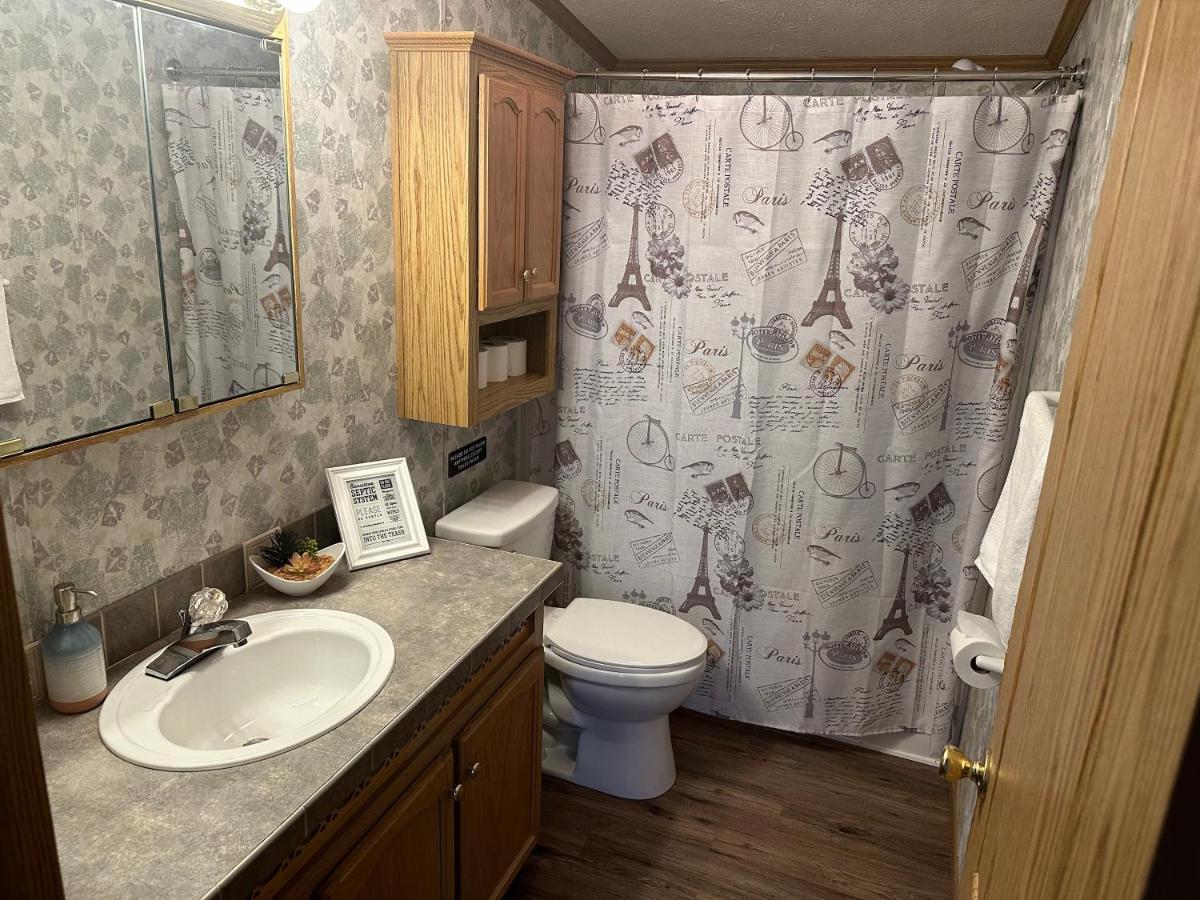 Spacious Cozy Getaway ! King Bed, Game Room, Out Door Patio Cairo Exterior photo