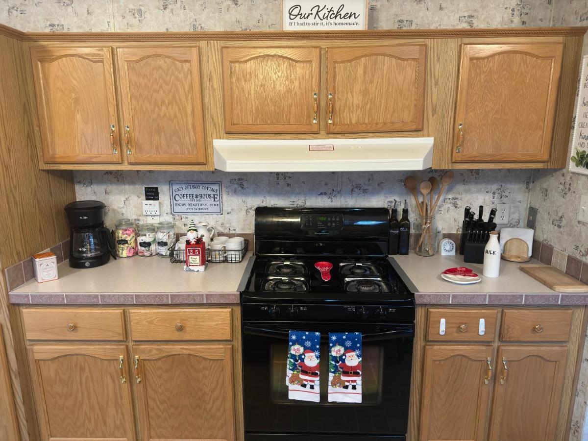 Spacious Cozy Getaway ! King Bed, Game Room, Out Door Patio Cairo Exterior photo