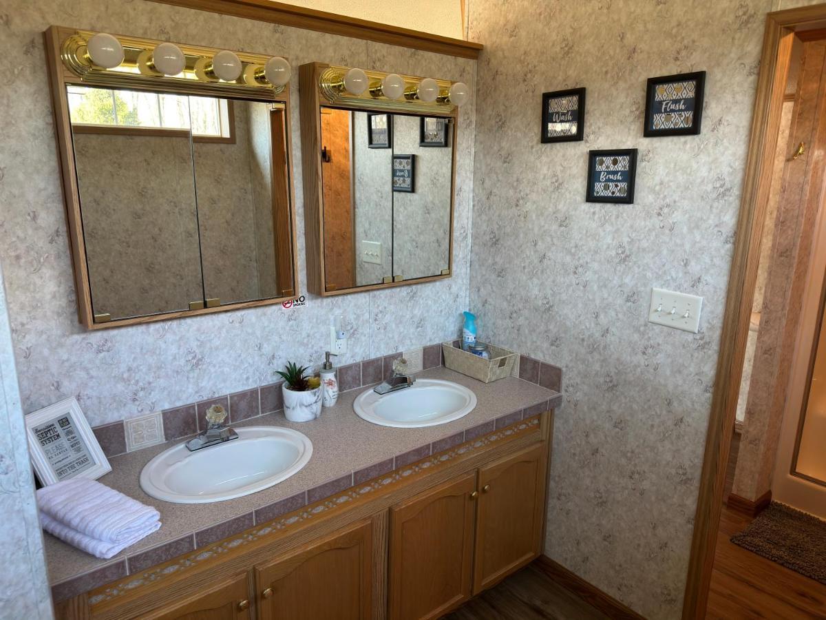 Spacious Cozy Getaway ! King Bed, Game Room, Out Door Patio Cairo Exterior photo