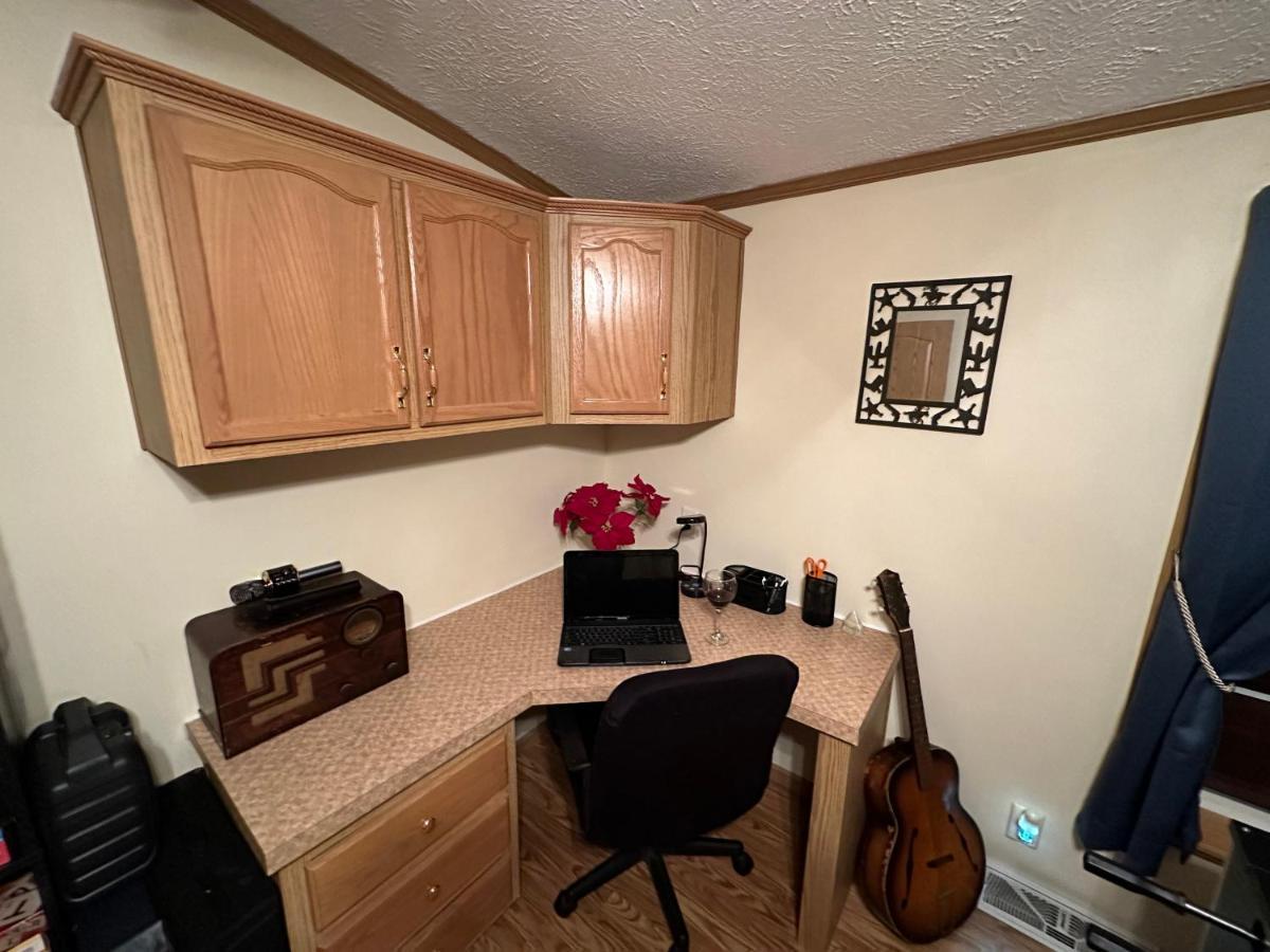 Spacious Cozy Getaway ! King Bed, Game Room, Out Door Patio Cairo Exterior photo