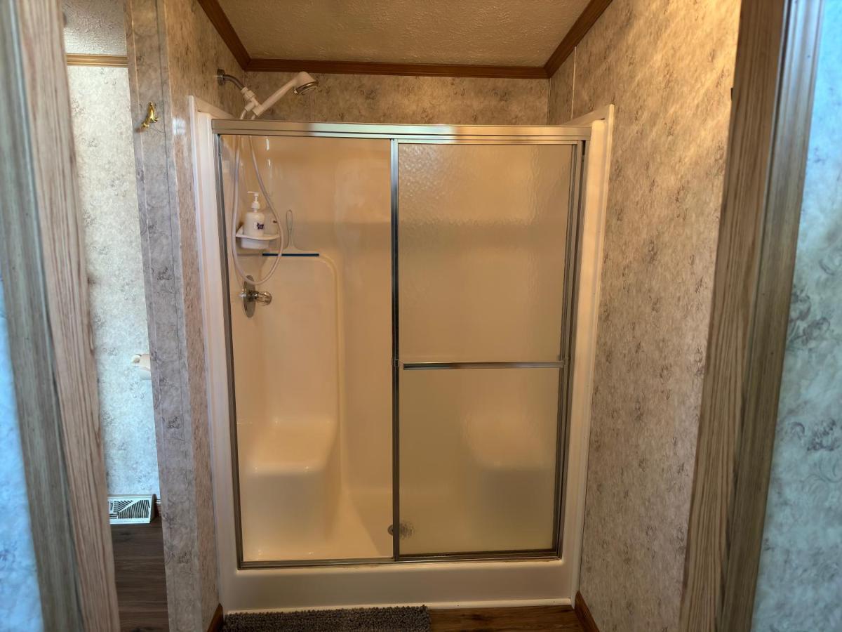 Spacious Cozy Getaway ! King Bed, Game Room, Out Door Patio Cairo Exterior photo