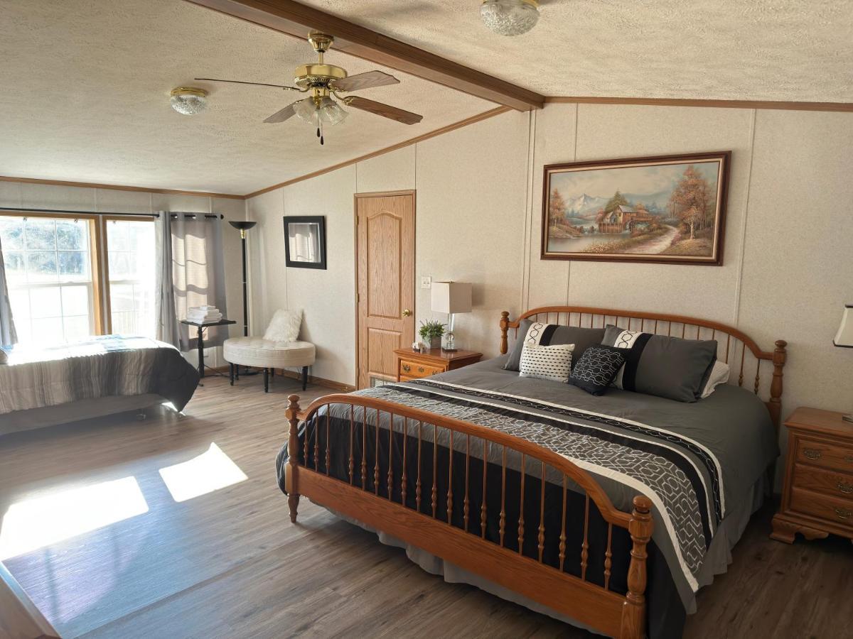 Spacious Cozy Getaway ! King Bed, Game Room, Out Door Patio Cairo Exterior photo